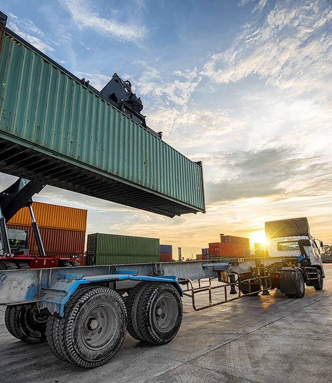 unit of container lifting off from trailer